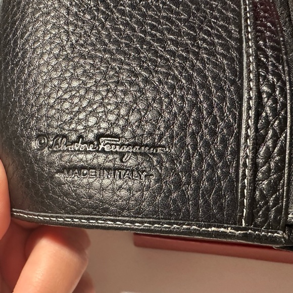 Salvatore Ferragamo Black Leather Wallet with 5 card holder+coin pocket - Picture 4 of 9